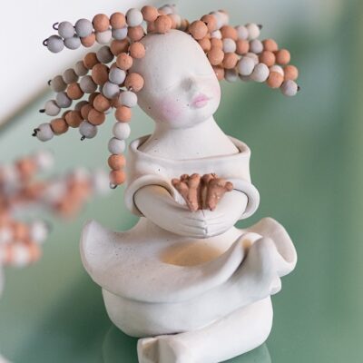 Boneca Encaracolada de Cerâmica – Modelo 2