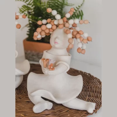 Boneca Encaracolada de Cerâmica – Modelo 1