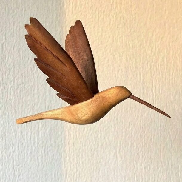 Pêndulo Beija-Flor Asas Para Cima – em Madeira - Imagem 3